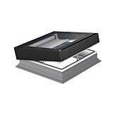 Fakro schuin platdakraam elektrisch voor ventilatie DEZ-A P2 100x100 cm met regensensor.