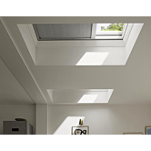 VELUX verduisterend plisse gordijn solar voor VELUX lichtkoepel en platdakraam 90x90 cm.